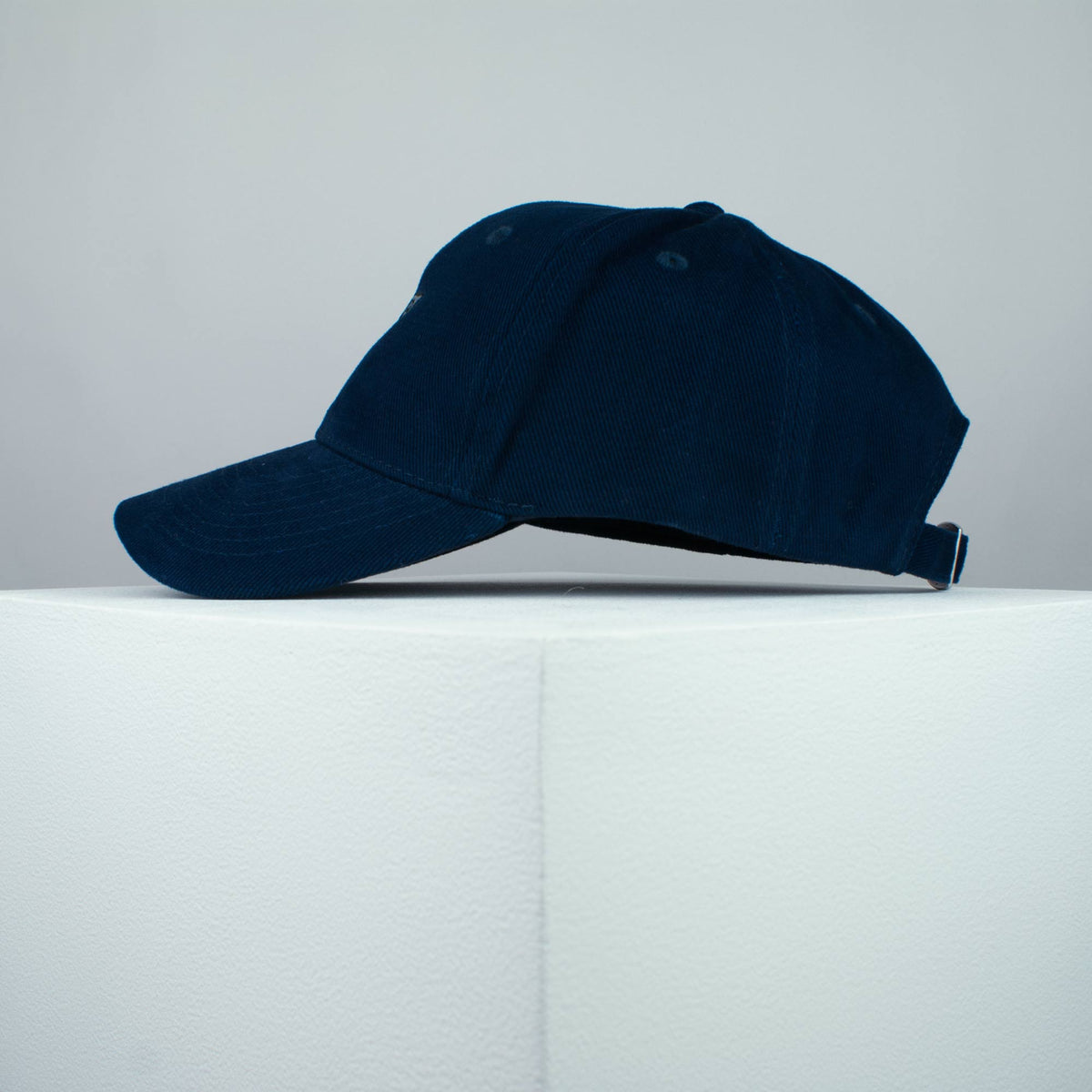 Shark embroidered baseball cap (8 hat colours) / ocean / baby / animal / sharks / embroidery / patch / hat / dad hat / cap / iron on patch / embroidered patch / badge / applique / embroidered / punk patches / trucker hat / snapback / caps / dad hats / baseball hat / mens hat / womens hat / embroidered hat / dad cap / embroidered cap 4